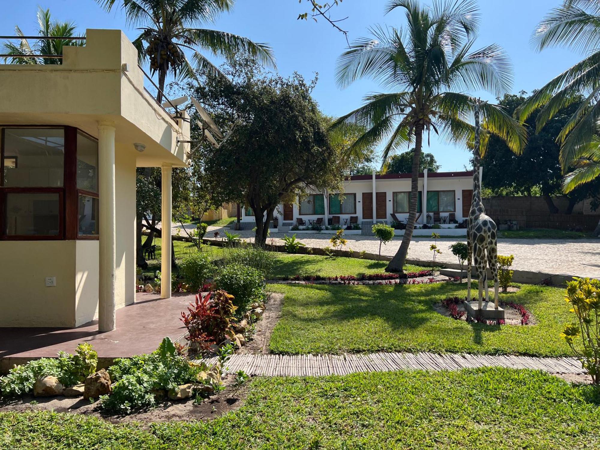 New Giraffe House Bed & Breakfast Vilankulo Exterior foto